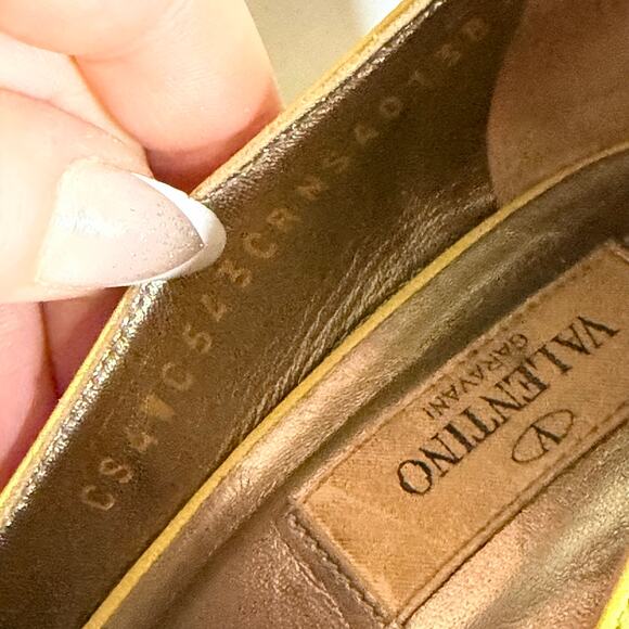 Valentino Garavani Antique Yellow Leather Platform Heels Size 38 - Picture 10 of 16